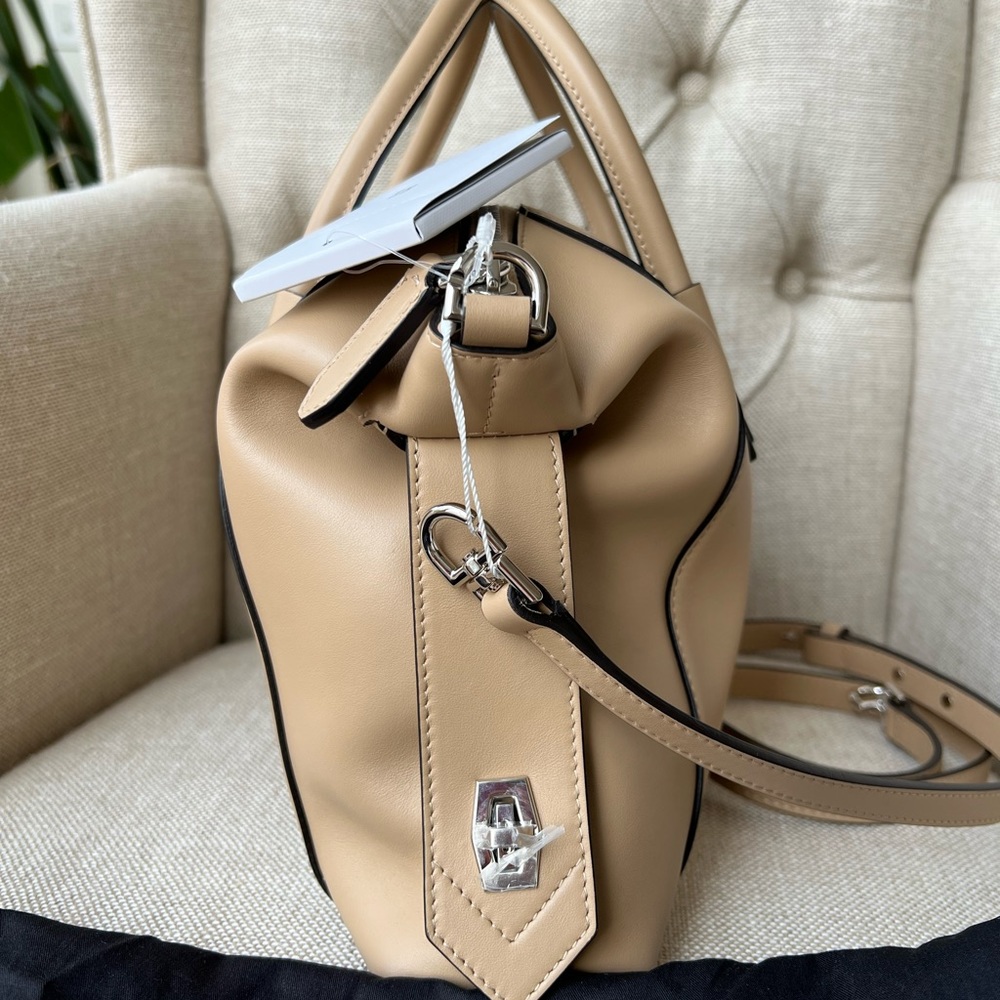 Authentic Brand New Givenchy Soft Antigona bag, small size - Picture 6 of 16